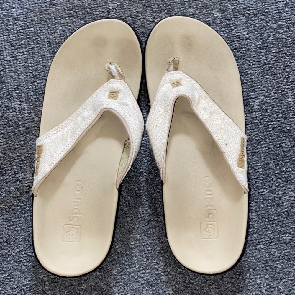Spenco tan flip flops